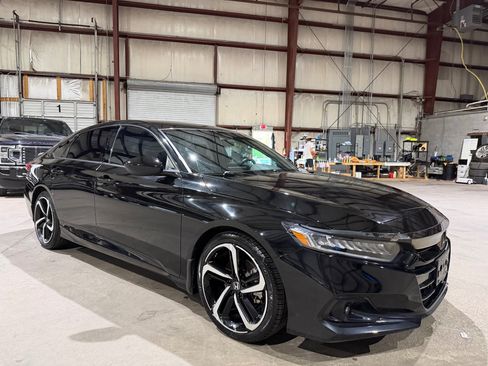 Used 2022 Honda Accord Sport image 2
