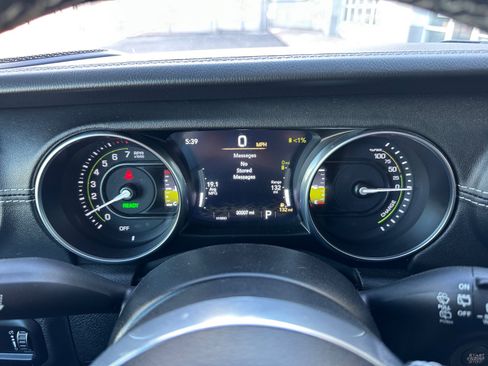 Used 2023 Jeep Wrangler Unlimited Sahara AWD/4WD image 17