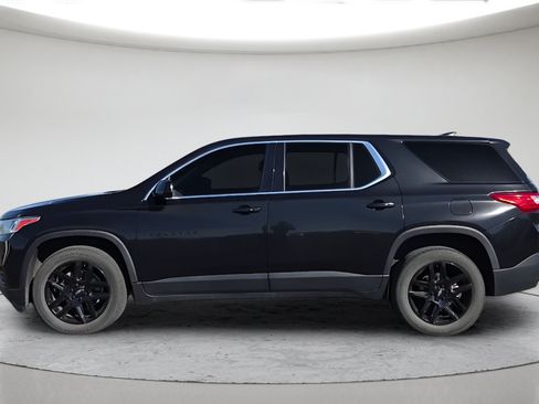 Used 2021 Chevrolet Traverse LS w/ LPO, Blackout Package AWD/4WD image 13
