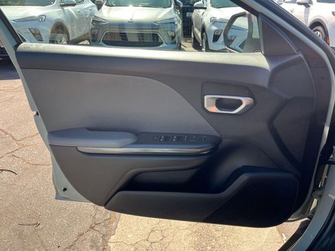 Used 2025 Kia K4 FWD image 18