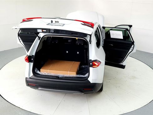 New 2025 Toyota Grand Highlander FWD image 19