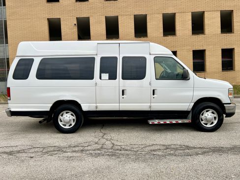 Used 2013 Ford E-350 and Econoline 350 Extended Super Duty w/ PWR Group image 9