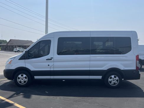 Used 2019 Ford Transit 350 XLT image 4