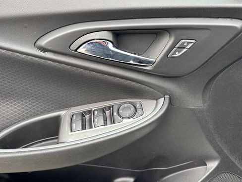 Used 2024 Chevrolet Malibu LT image 11