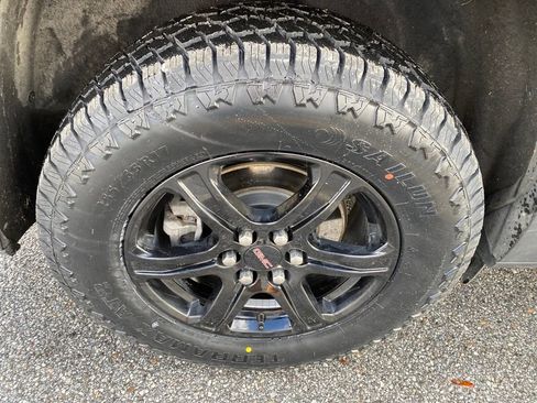 Used 2023 GMC Acadia AT4 w/ Technology Package image 16