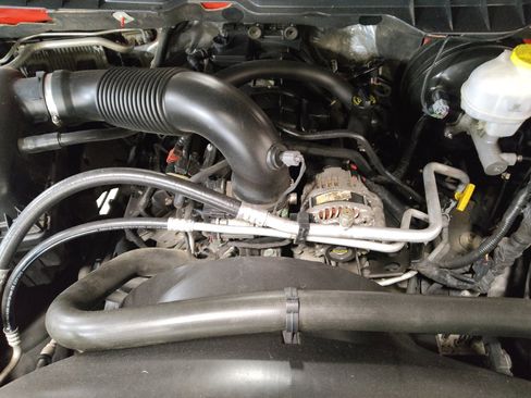 Used 2020 RAM 1500 Classic SLT RWD image 30