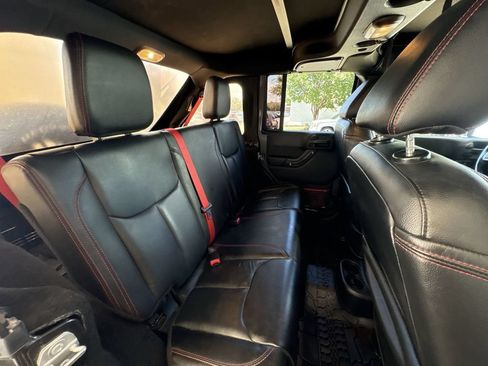 Used 2017 Jeep Wrangler Unlimited Rubicon AWD/4WD image 25