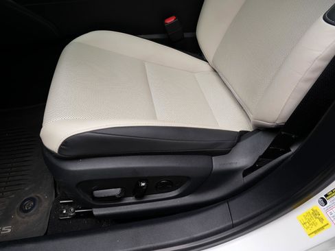 Used 2023 Lexus ES 350 w/ Premium Package FWD image 10
