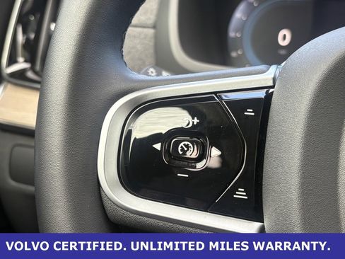 Certified 2025 Volvo XC90 B6 Plus image 18
