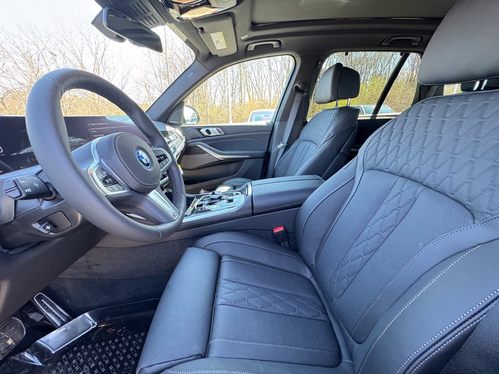 Used 2026 BMW X5 xDrive50e w/ Executive Package AWD/4WD image 18
