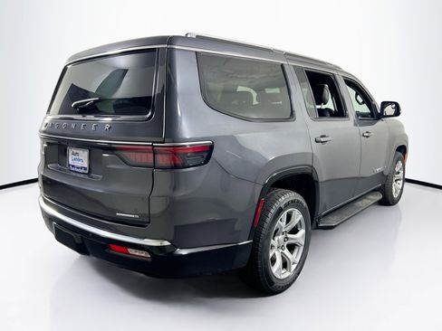 Used 2022 Jeep Wagoneer Series II AWD/4WD image 5