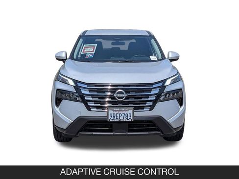 Used 2025 Nissan Rogue SV FWD image 4