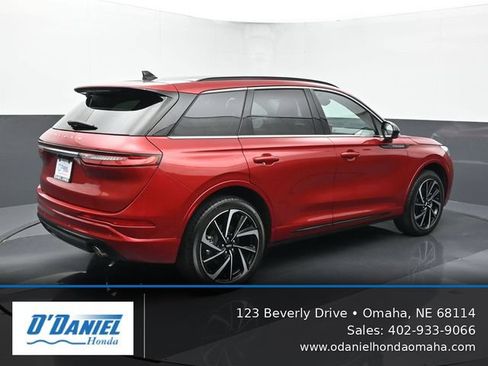 Used 2025 Lincoln Corsair Grand Touring AWD/4WD image 6