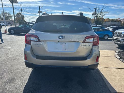 Used 2017 Subaru Outback 2.5i Limited image 6