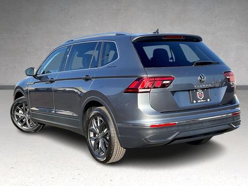 Used 2024 Volkswagen Tiguan SE image 33