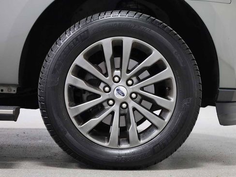 Used 2019 Ford Expedition Limited AWD/4WD image 12
