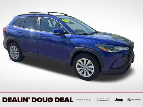 Used 2022 Toyota Corolla Cross LE w/ Moonroof Package AWD/4WD image 8