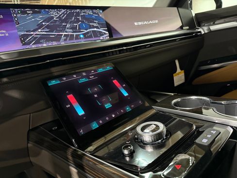 New 2026 Cadillac Escalade ESV Luxury image 29