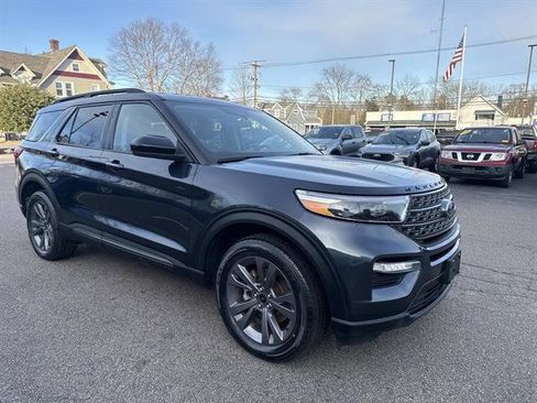 Certified 2022 Ford Explorer XLT w/ Equipment Group 202A image 11