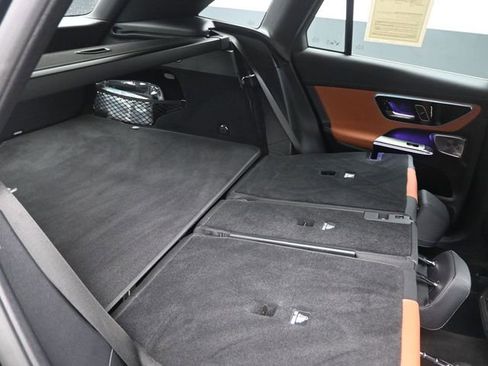 Used 2025 Mercedes-Benz GLC 300 image 28