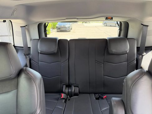 Used 2018 Cadillac Escalade Luxury w/ LPO, Radiant Package AWD/4WD image 29