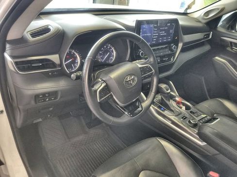 Used 2022 Toyota Highlander Limited AWD/4WD image 14