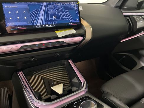 Used 2025 BMW X3 xDrive30i w/ Premium Package image 28