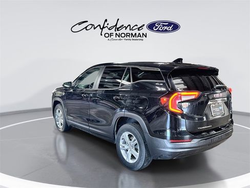 Used 2024 GMC Terrain SLE image 6