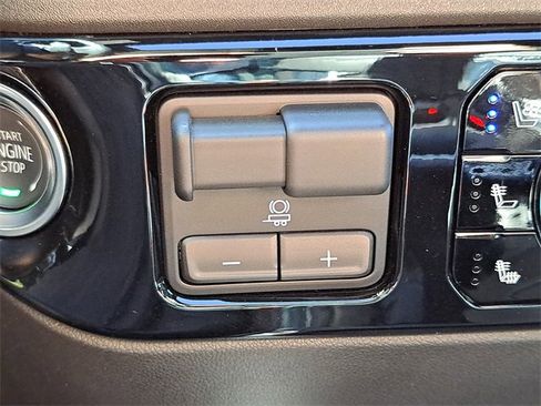 Used 2025 Chevrolet Silverado 1500 High Country w/ Technology Package image 16