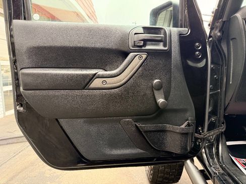 Used 2016 Jeep Wrangler Unlimited Sport w/ Connectivity Group image 16