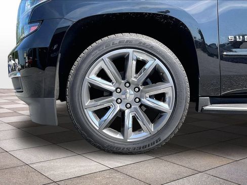 Used 2019 Chevrolet Suburban Premier AWD/4WD image 9