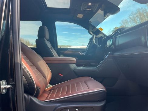 Used 2024 GMC Sierra 2500 Denali Ultimate image 12
