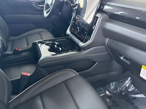 New 2026 GMC Yukon Elevation image 19