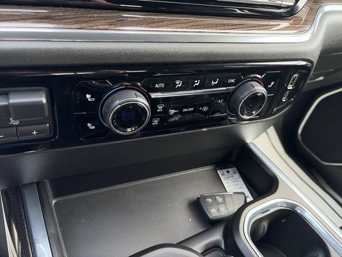 Used 2023 Chevrolet Silverado 1500 RST AWD/4WD image 19