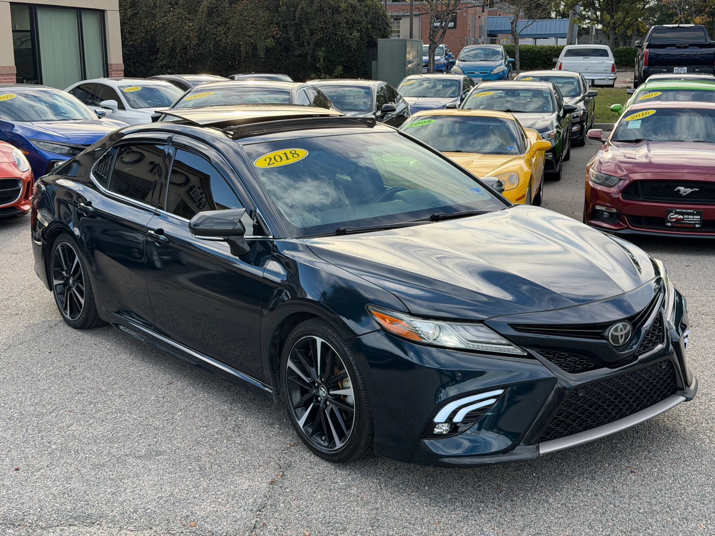Used 2018 Toyota Camry XSE FWD image 6