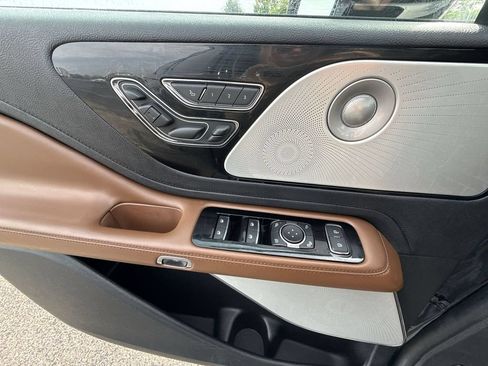 Used 2022 Lincoln Aviator Grand Touring w/ Equipment Group 301A AWD/4WD image 30