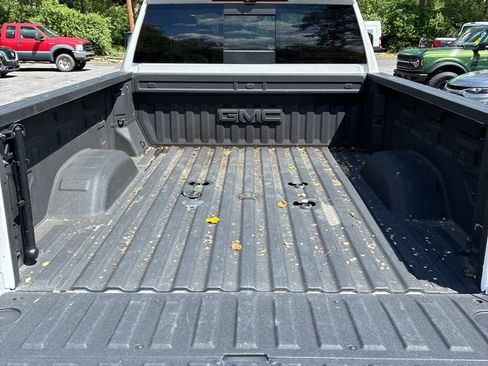 Used 2025 GMC Sierra 2500 Denali Ultimate AWD/4WD image 9