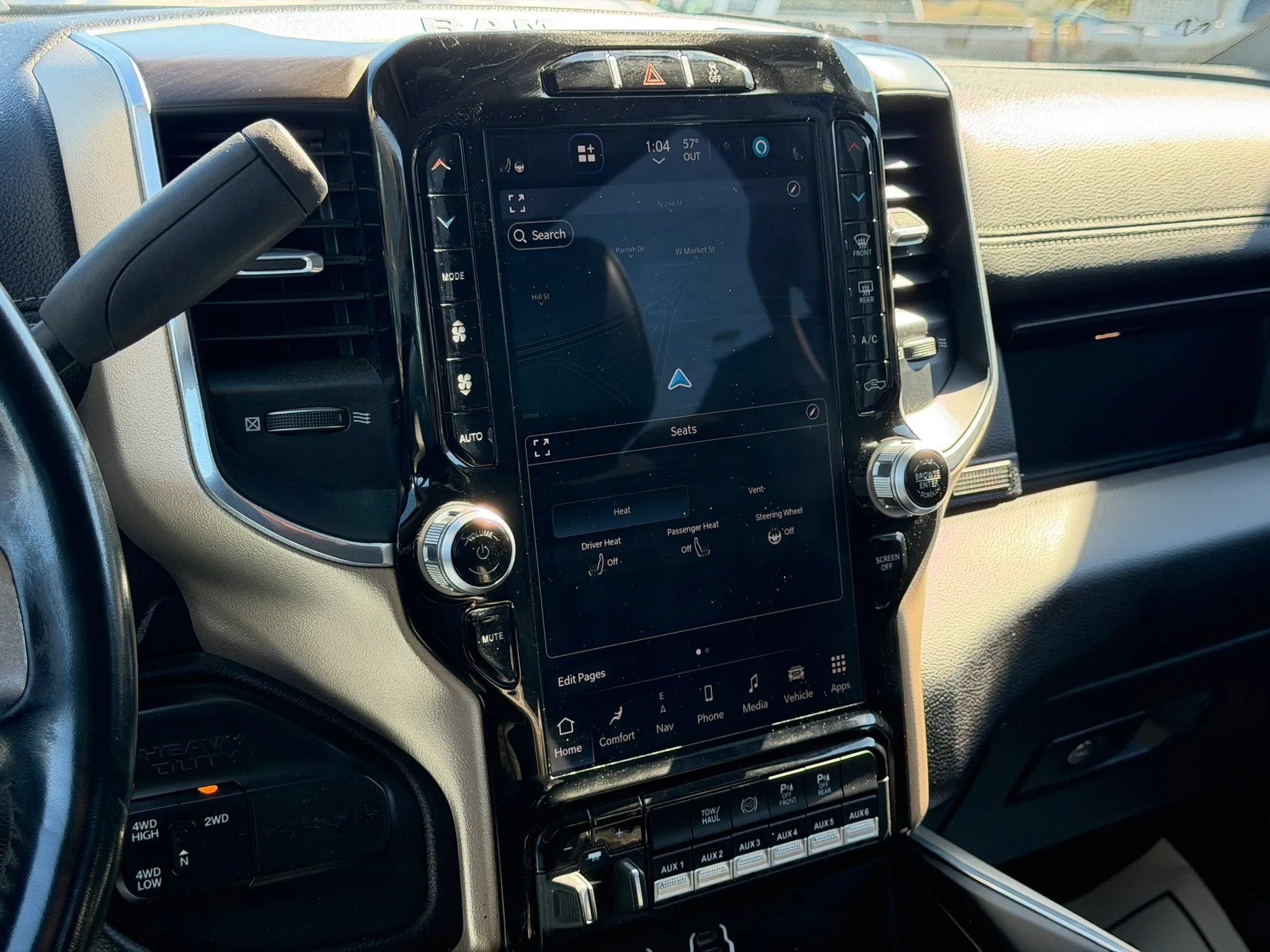 Used 2023 RAM 2500 Laramie AWD/4WD image 32
