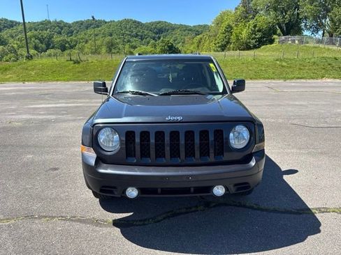 Used 2014 Jeep Patriot Latitude AWD/4WD image 3