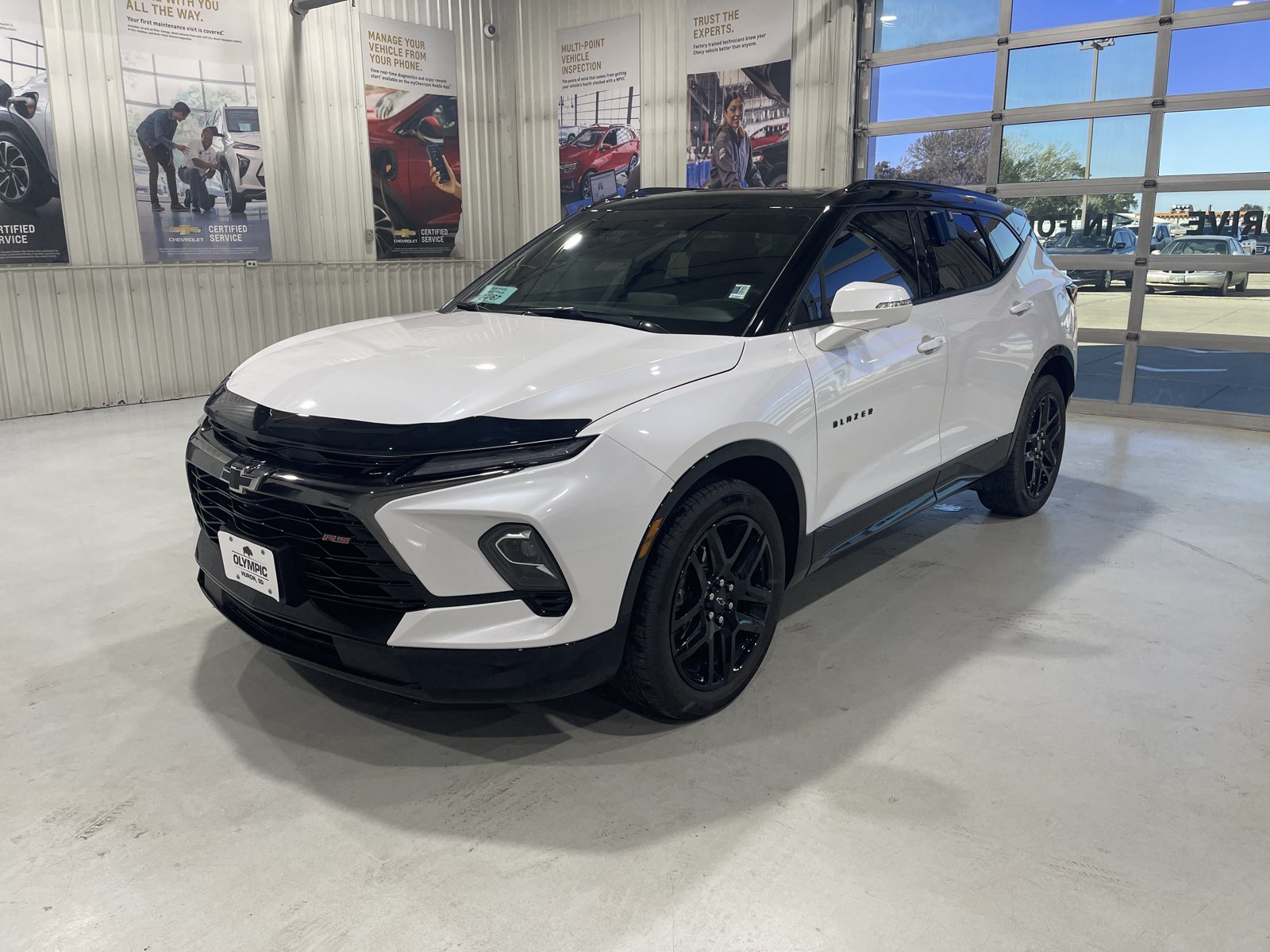 Used 2024 Chevrolet Blazer RS w/ Driver Confidence II Package AWD/4WD image 8