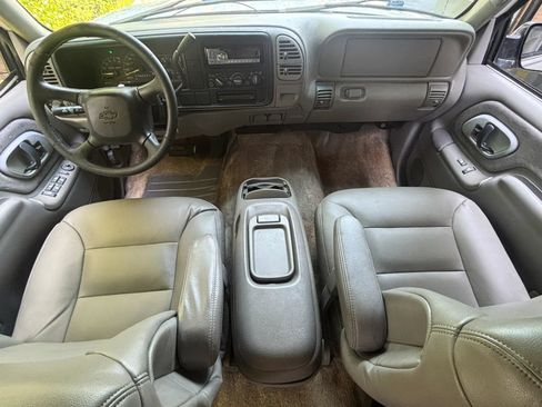 Used 1999 Chevrolet Suburban 2WD w/ Preferred Equipment Group 3 image 25