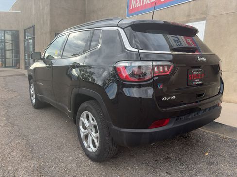 Used 2024 Jeep Compass Latitude w/ Convenience Group AWD/4WD image 8