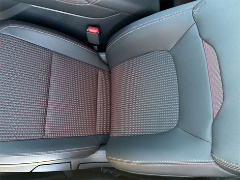 New 2025 Nissan Kicks SR image 31