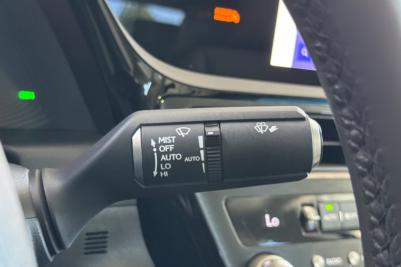 Certified 2024 Lexus ES 300h w/ Premium Package FWD image 32