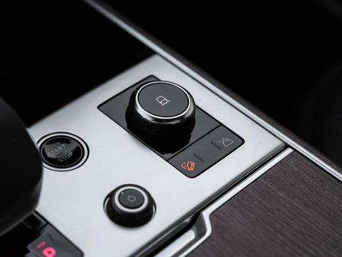 Used 2023 Land Rover Range Rover SE image 28