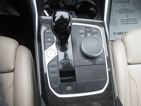 Used 2022 BMW 330i xDrive Sedan w/ Premium Package AWD/4WD image 27