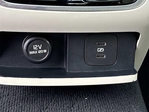 Used 2021 Volvo S90 T6 Inscription image 19