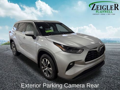 Used 2022 Toyota Highlander XLE image 10