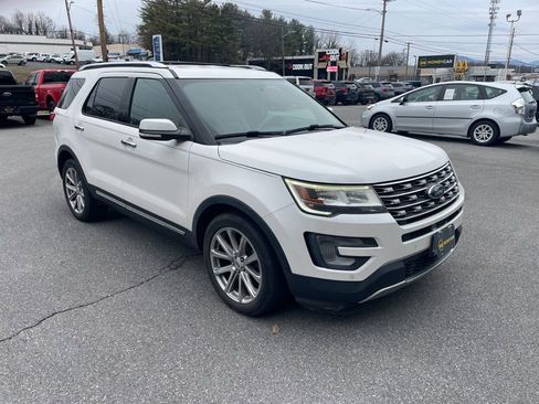 Used 2017 Ford Explorer Limited image 1