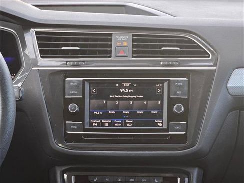 Used 2022 Volkswagen Tiguan S image 13